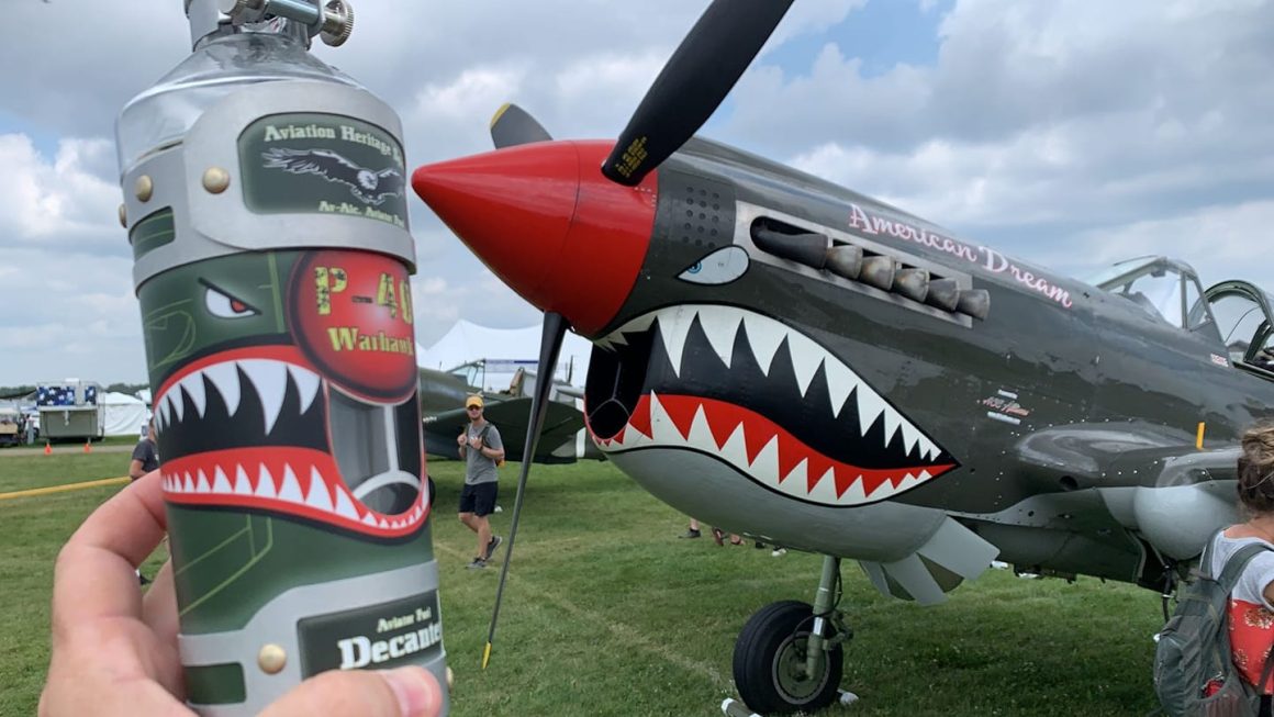 Bottle featuring the p-40 Warhawk | Image: Special Tribute Spirits