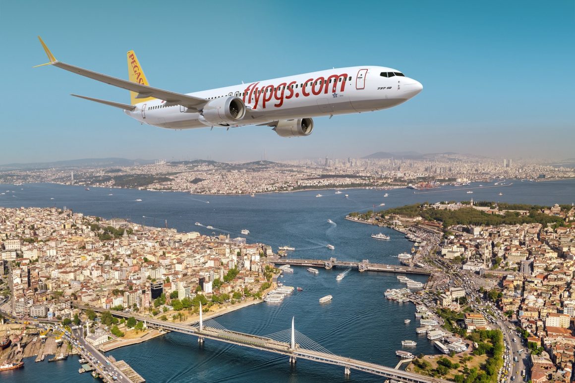 Pegasus Airlines Boeing 737-10