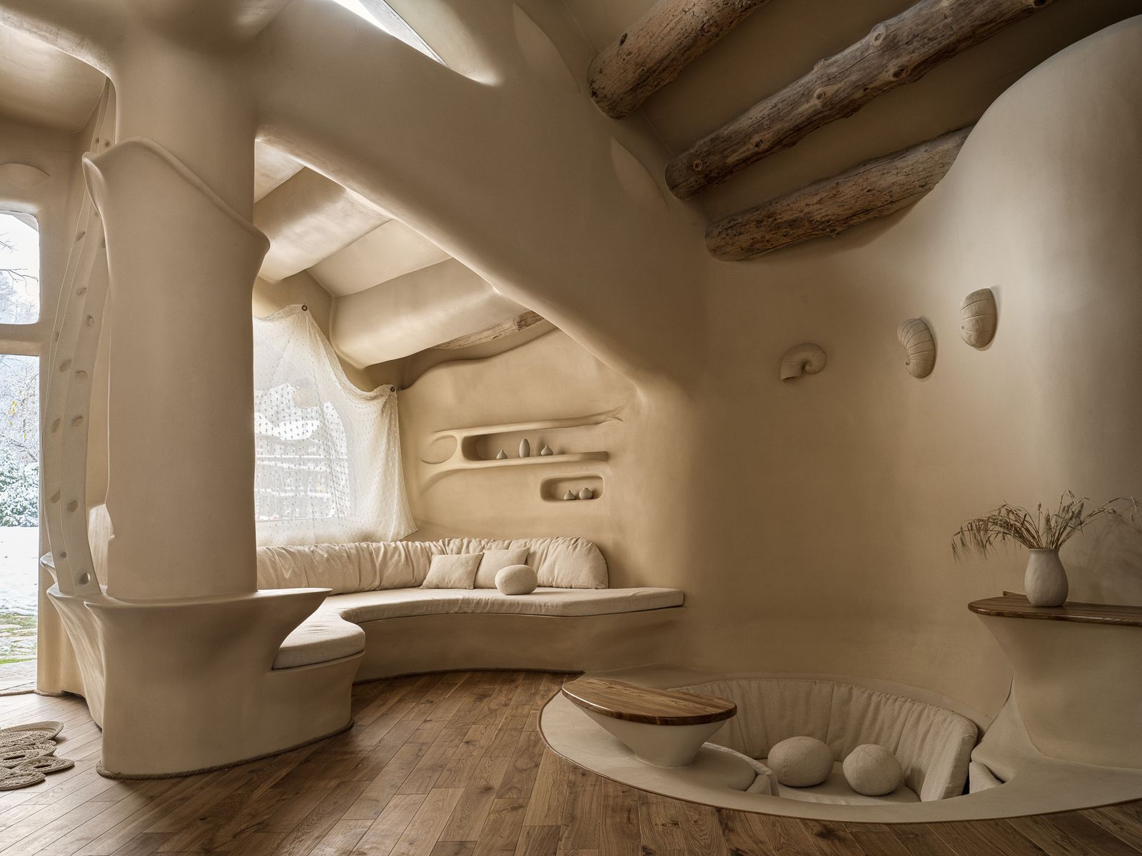 This Surrealist Cob House With Curved Walls Is an Unexpected Masterpiece of Sustainable Architecture. Inspired by desert...