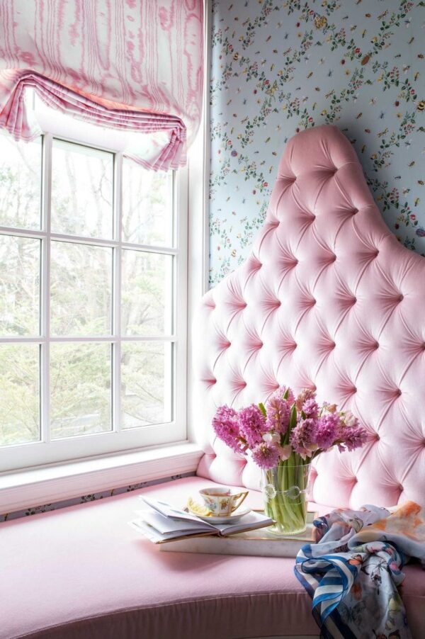 girls bedroom reading nook