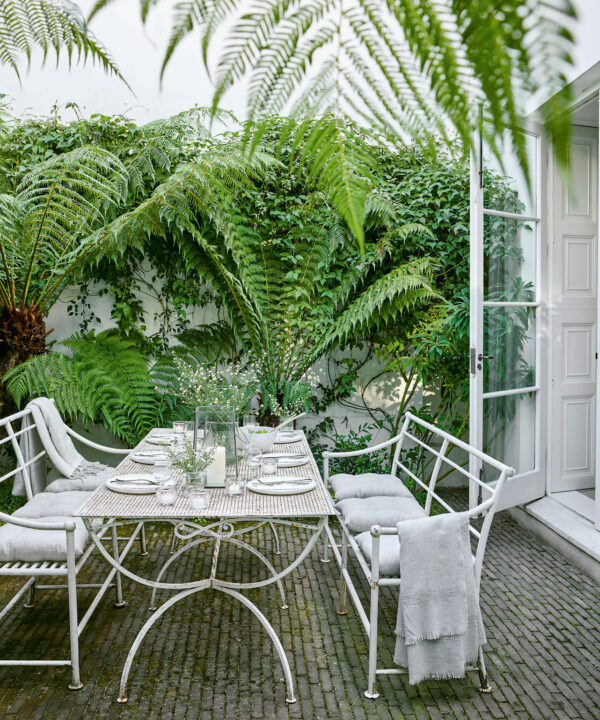 indoor outdoor courtyard designs
