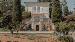 The main house at Le Grand Jardin