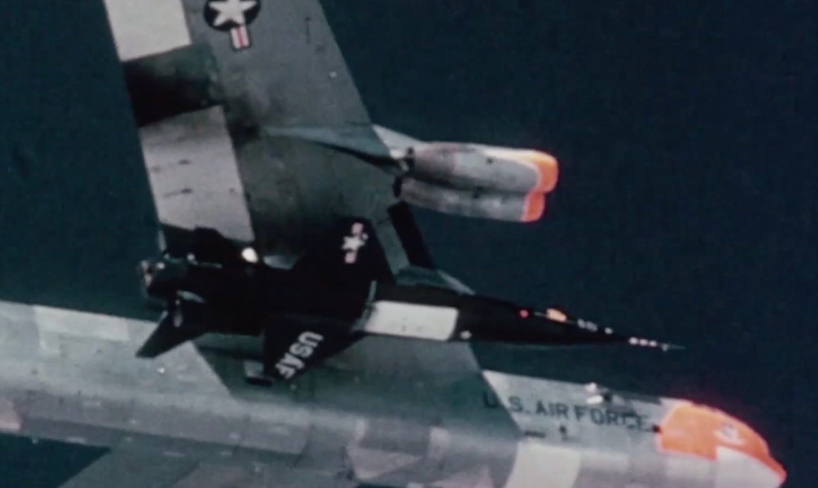 An X-15 Beneath the Right Wing of a Modified B-52 Stratofortress. | Image: NASA