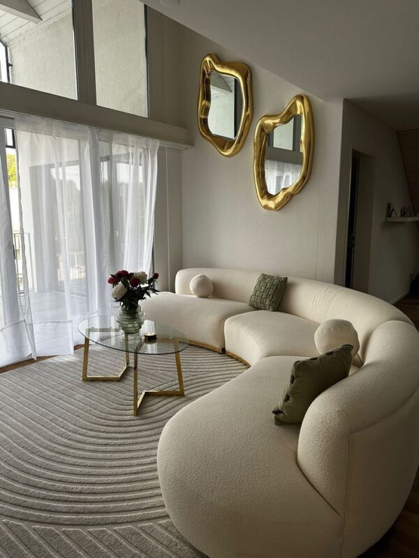 vloud like curved sofa